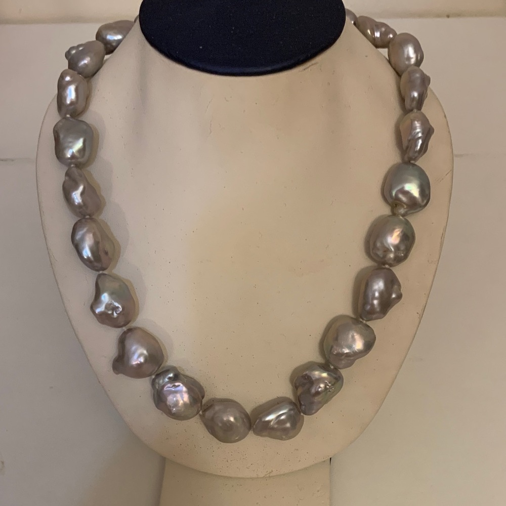 Elegant Silver Pearl Necklace